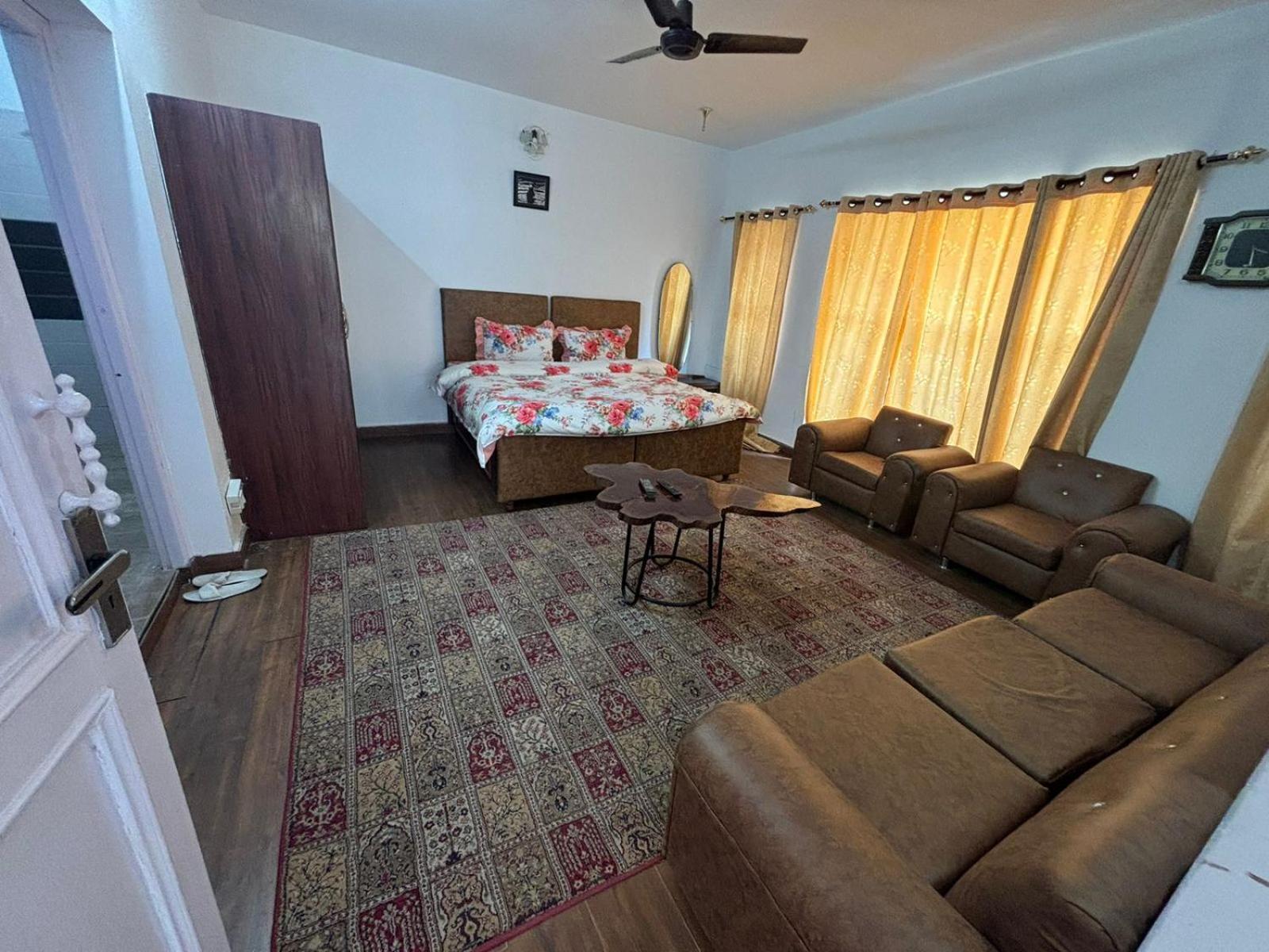 5 Bedrooms By Humble Stay カソーリ エクステリア 写真